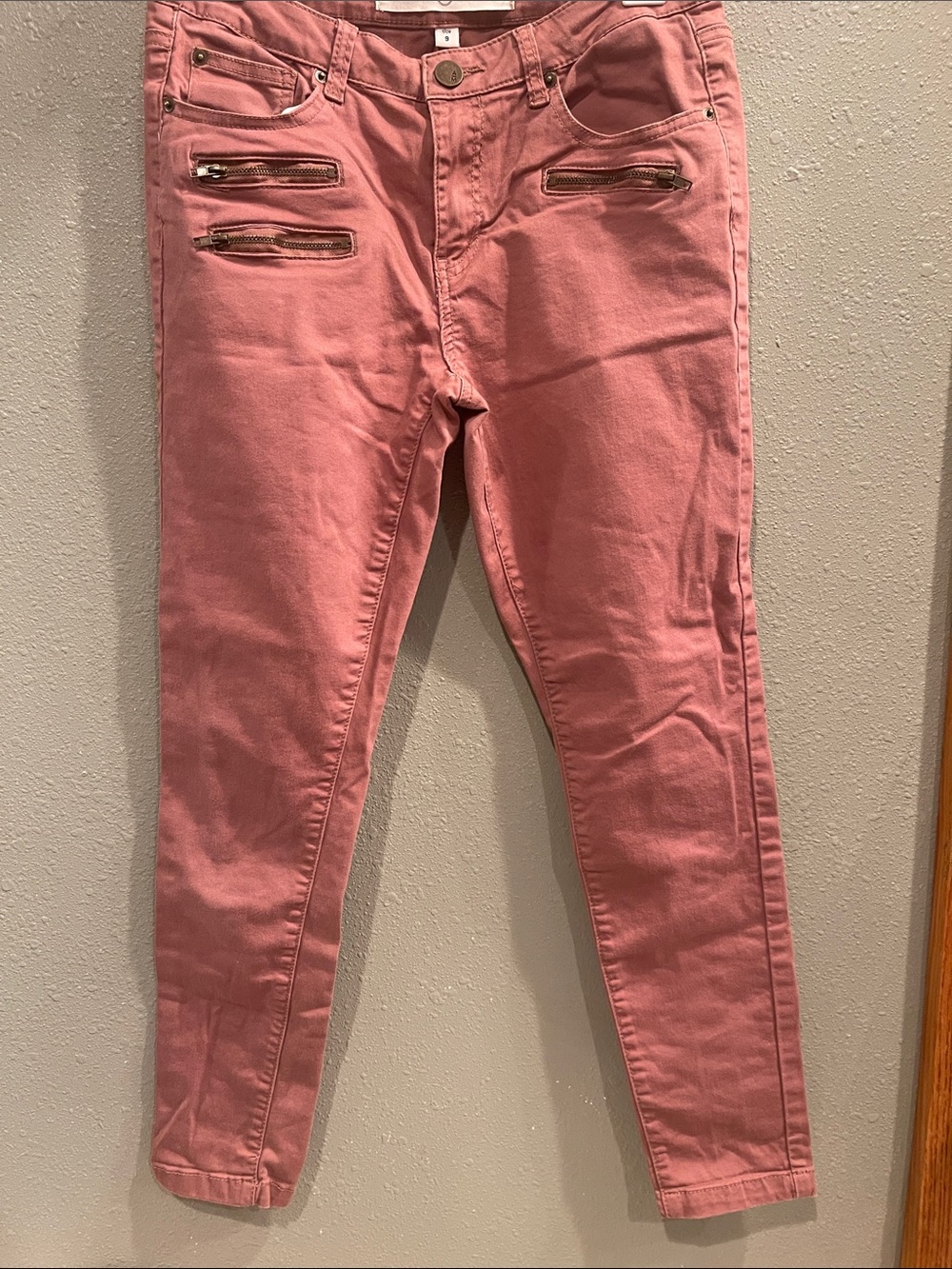 Ashley Mason Skinny Jeans in Dusty Pink with Zip Details